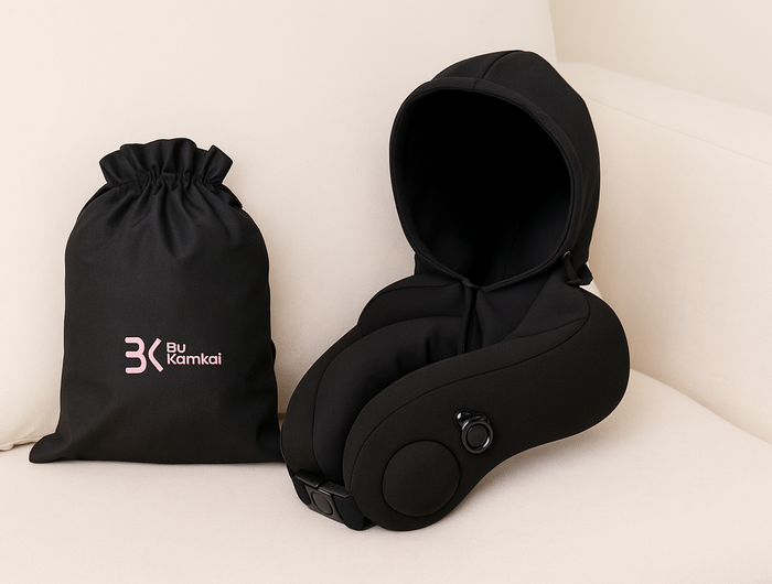 <h3><span style="text-decoration:underline"><strong>Arrive Rested, Not Wrecked</strong></span></h3><h5><strong>The luxury travel pillow that transform cramped flights into calm escape</strong></h5>